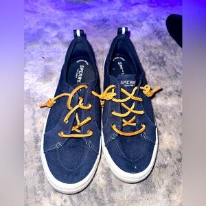 Slip on navy blue sperrys 👟